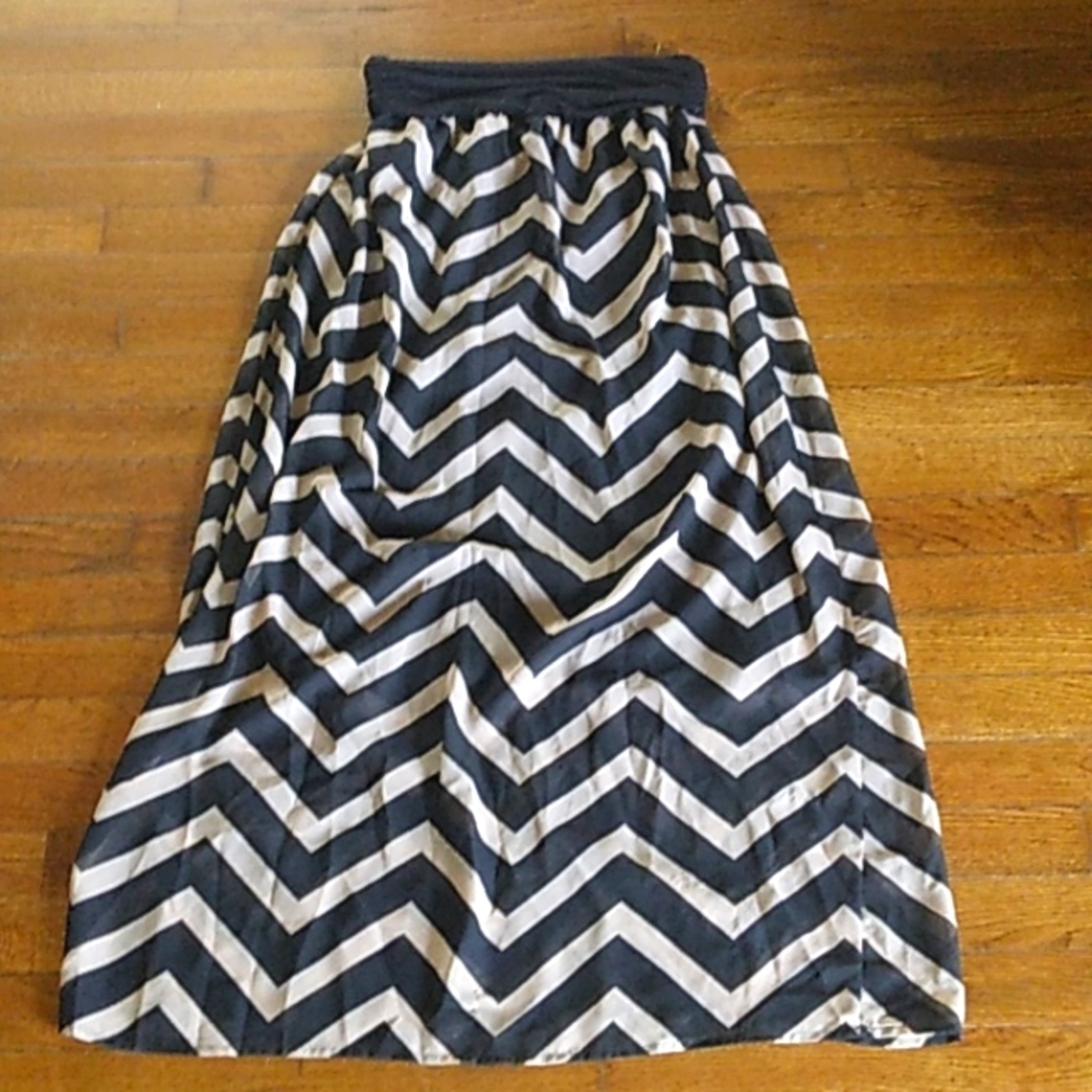 Espresso large hi low skirt